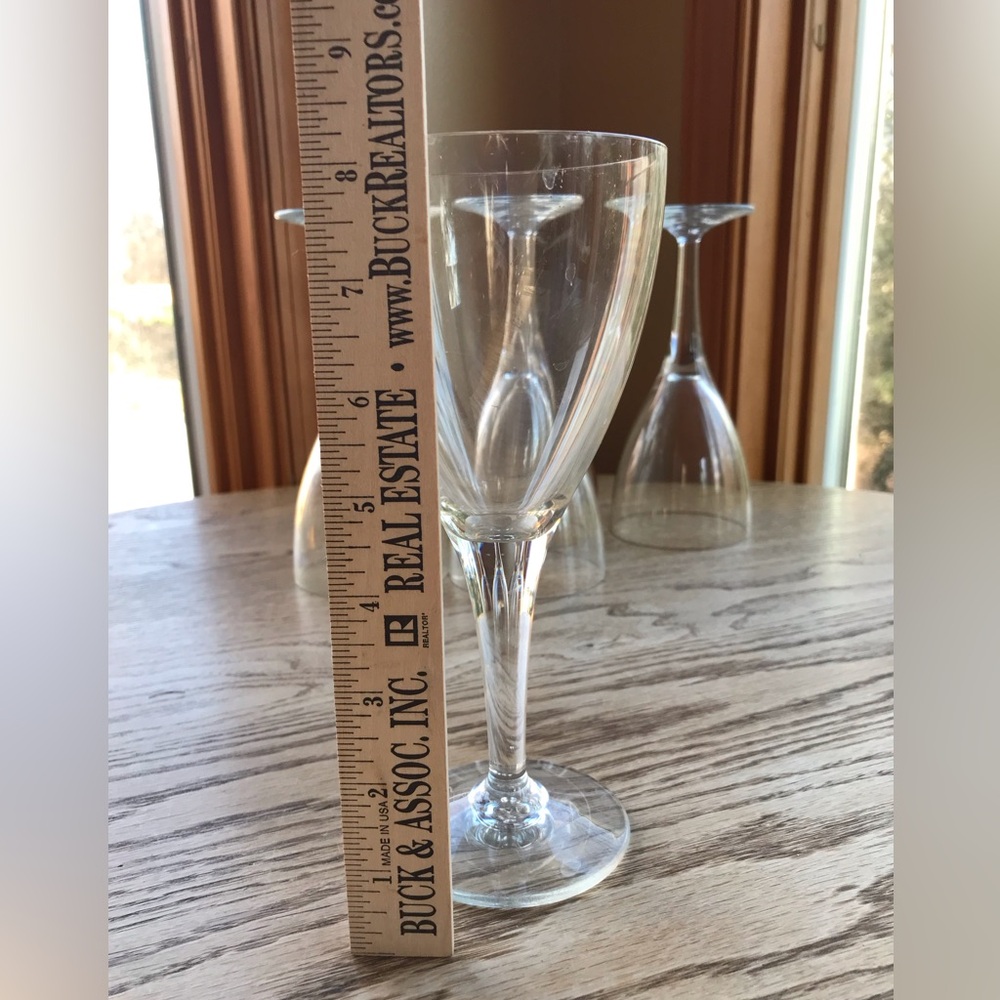 WmSonoma Acrylic Wine Glasses - Picture 4 of 5